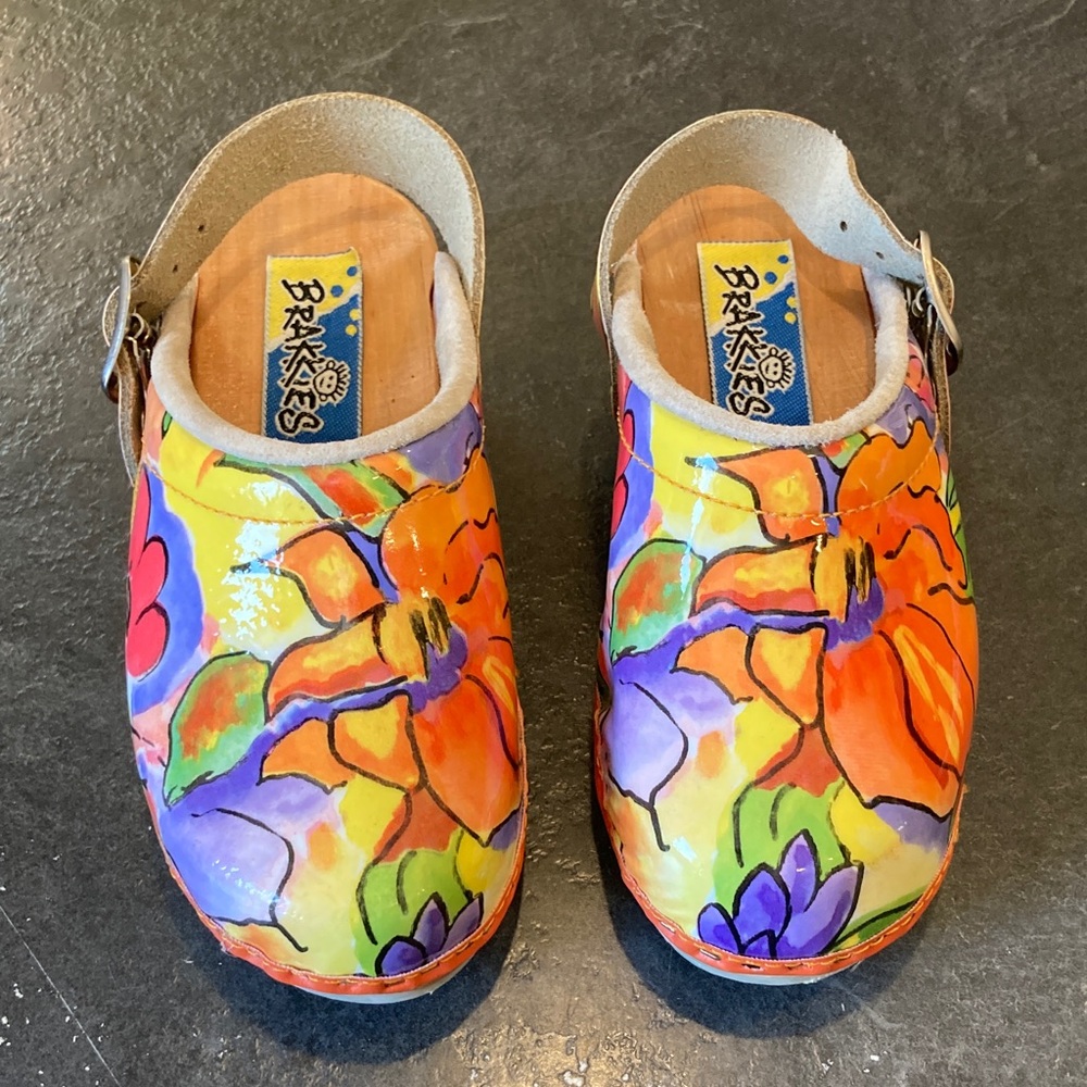 Girls Brakkies orange purple green flowers clogs size 10